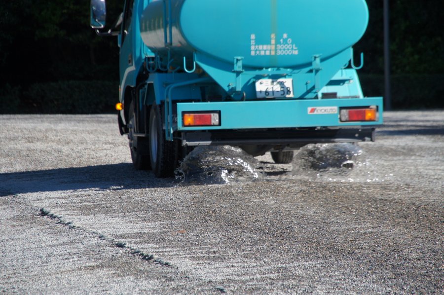 散水車