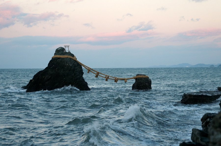 夫婦岩